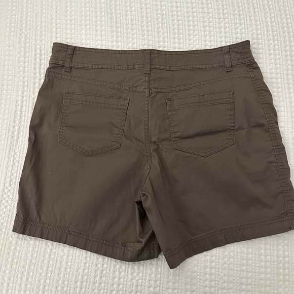 Style & Co Size 8 Brown Shorts - Picture 2 of 3